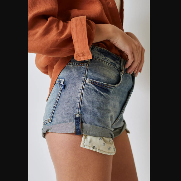 Anthropologie Pilcro Relaxed Shortie Shorts, 28P Waist - New - Picture 3 of 5